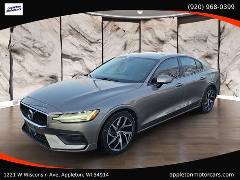 Used 2019 Volvo S60 T5 Momentum w/ Premium Package image 1