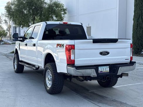 Used 2018 Ford F250 XLT w/ FX4 Off-Road Package AWD/4WD image 5