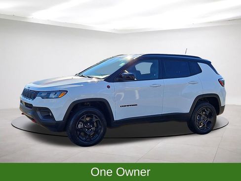 Used 2023 Jeep Compass Trailhawk image 3