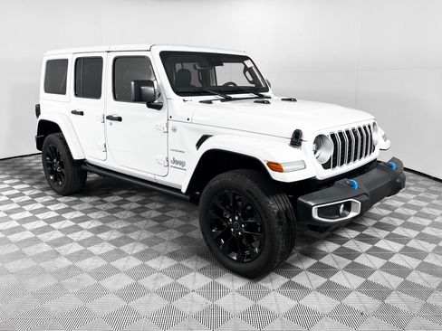Used 2024 Jeep Wrangler Unlimited Sahara w/ Technology Group image 1