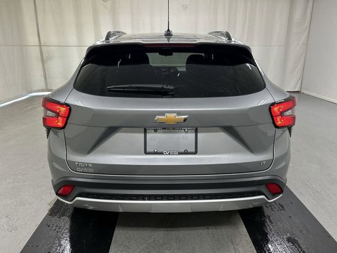 Used 2024 Chevrolet Trax LT w/ LT Convenience Package FWD image 20