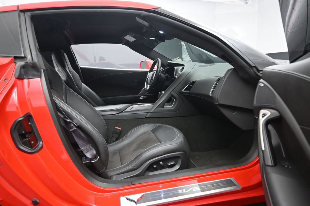 Used 2016 Chevrolet Corvette Z06 w/ 3LZ Preferred Equipment Group RWD image 27