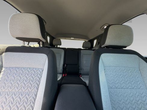 Used 2023 Chevrolet Equinox LT FWD image 2