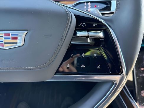 Used 2025 Cadillac Escalade Sport Platinum image 44