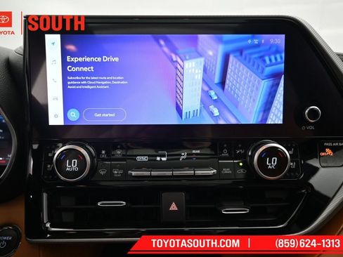Used 2023 Toyota Highlander Platinum AWD/4WD image 13