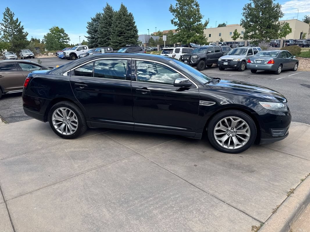 Used 2013 Ford Taurus Limited FWD image 5