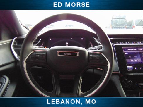Used 2024 Jeep Grand Cherokee Laredo image 27