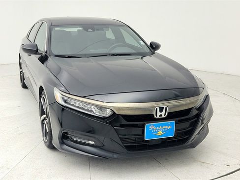 Used 2018 Honda Accord Sport image 9
