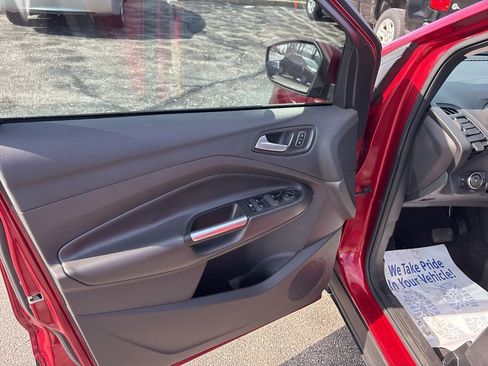 Used 2017 Ford Escape SE image 21