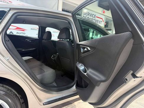 Used 2025 Chevrolet Malibu LT image 42