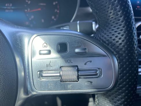 Used 2022 Mercedes-Benz GLC 300 4MATIC Coupe image 11