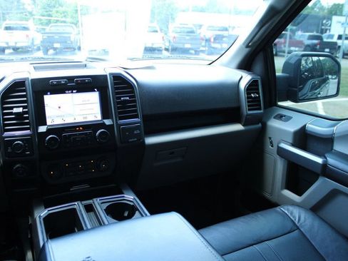 Used 2019 Ford F150 XLT w/ Equipment Group 302A Luxury AWD/4WD image 15