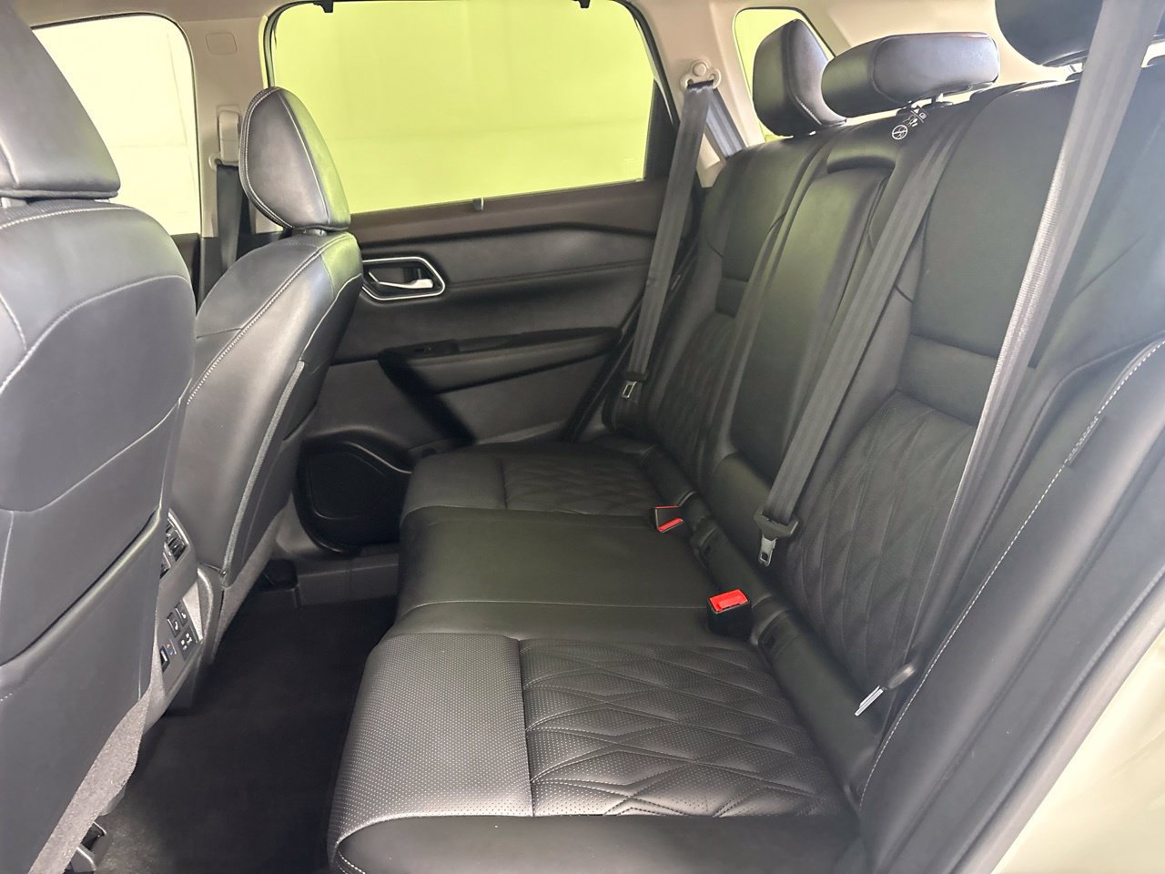 Used 2023 Nissan Rogue Platinum w/ Platinum Premium Package FWD image 26