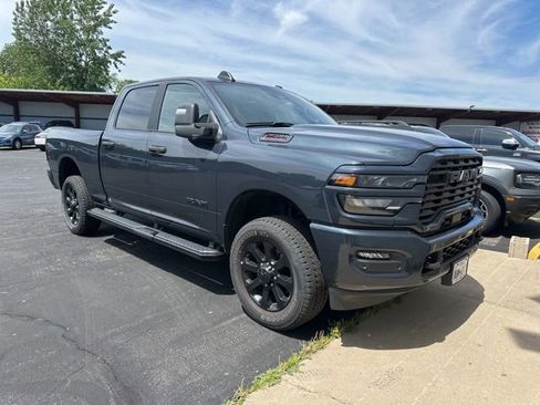 Used 2025 RAM 2500 Big Horn AWD/4WD image 1