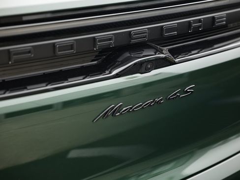 New 2025 Porsche Macan 4S Electric image 14