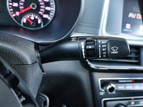 Used 2020 Kia Optima LX FWD image 34