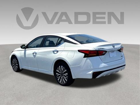 Used 2024 Nissan Altima 2.5 SV AWD/4WD image 28