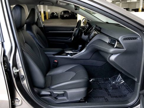 Used 2019 Toyota Camry SE w/ Convenience Package FWD image 26