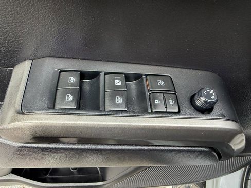 Used 2020 Toyota Tacoma SR5 image 21