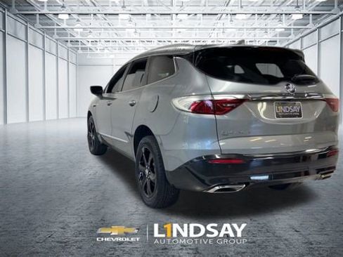 Used 2023 Buick Enclave Essence w/ Sport Touring Edition image 8