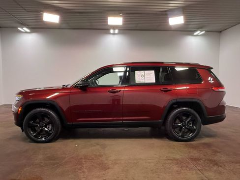 Used 2023 Jeep Grand Cherokee L Laredo AWD/4WD image 6