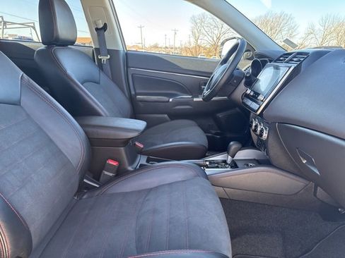 Used 2025 Mitsubishi Outlander Sport SE image 18