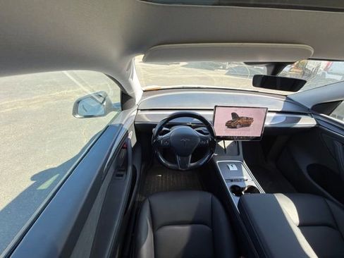 Used 2024 Tesla Model Y Long Range RWD image 4