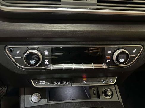 Used 2024 Audi Q5 2.0T Premium image 27