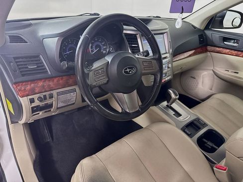 Used 2010 Subaru Outback 3.6R Limited AWD/4WD image 9