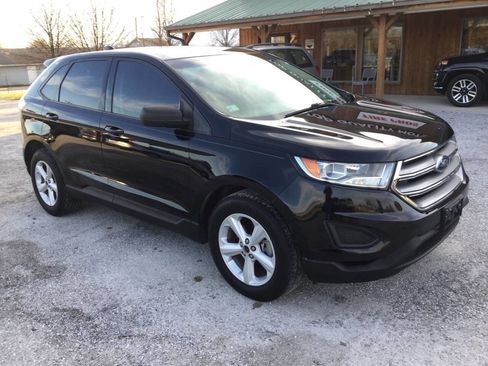 Used 2017 Ford Edge SE image 3