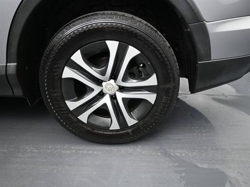 Used 2018 Toyota RAV4 LE FWD image 20