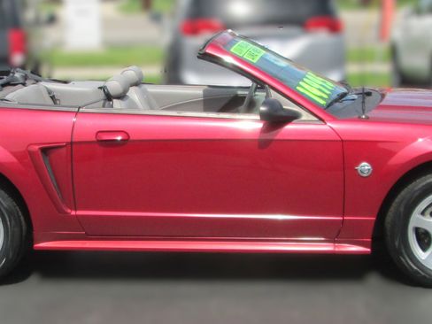 Used 2004 Ford Mustang Premium image 3