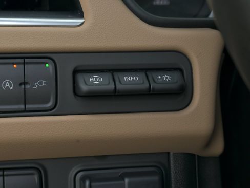 Used 2021 Chevrolet Tahoe Premier w/ Premium Package RWD image 20