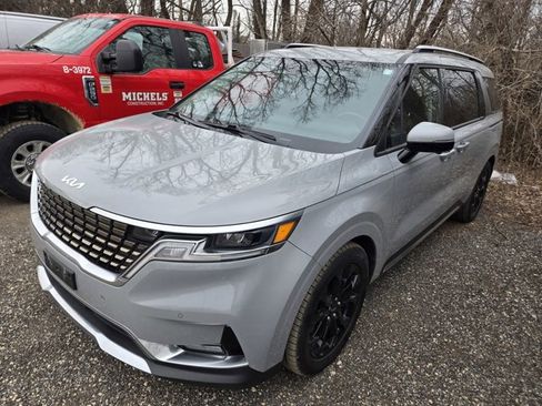 Used 2022 Kia Carnival SX image 2