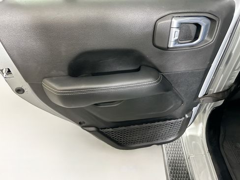 Used 2023 Jeep Wrangler Unlimited Sahara w/ Cold Weather Group AWD/4WD image 25