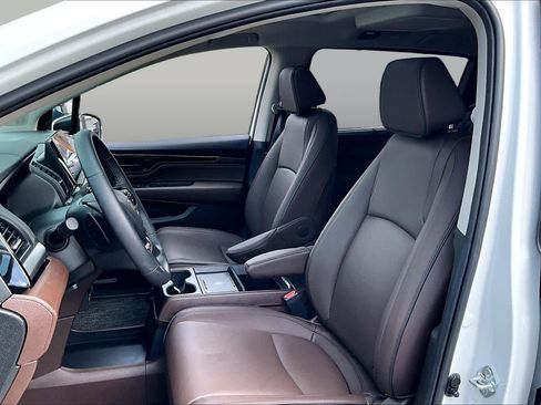 Used 2026 Honda Odyssey Touring image 8