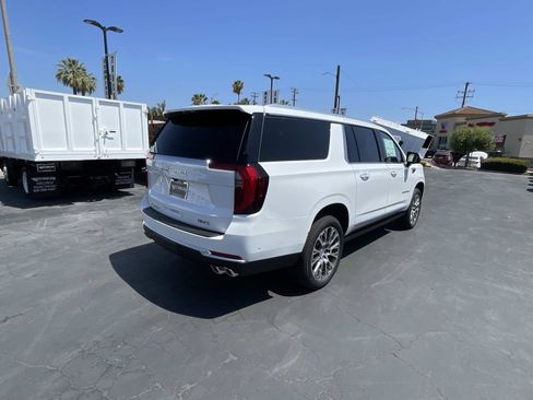 New 2026 GMC Yukon XL Denali w/ Sun & Power Step Package AWD/4WD image 5