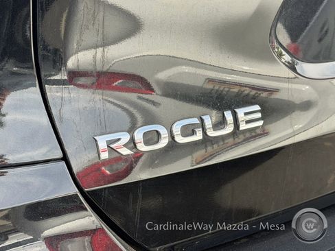 Used 2020 Nissan Rogue SV image 8