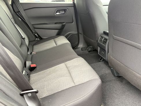Certified 2026 Nissan Rogue SV FWD image 27