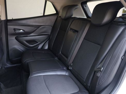 Used 2021 Buick Encore Preferred FWD image 18