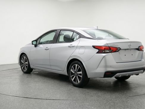 Used 2025 Nissan Versa SV FWD image 6