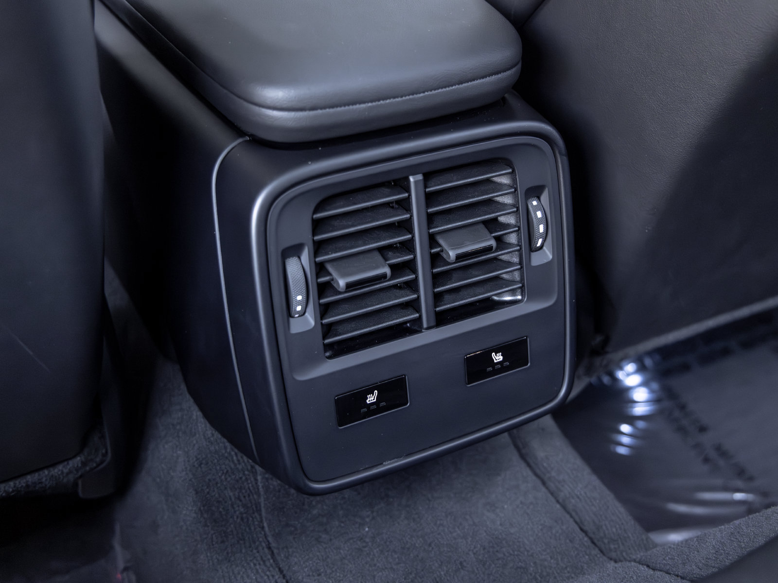 Certified 2025 Porsche Taycan RWD image 43
