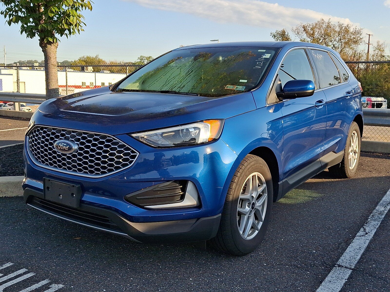 Used 2024 Ford Edge SEL AWD/4WD image 2