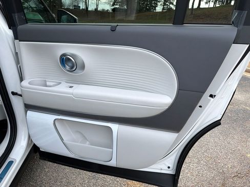 New 2026 Hyundai Ioniq 9 Limited image 16