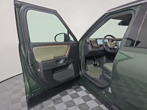 Used 2023 Rivian R1S Adventure AWD/4WD image 16