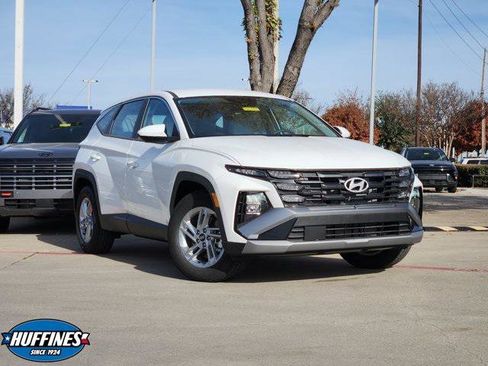 New 2026 Hyundai Tucson SE image 1