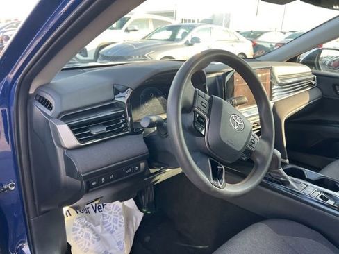 Used 2025 Toyota Camry LE image 9