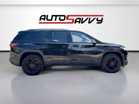 Used 2023 Chevrolet Traverse LT w/ Midnight/Sport Edition image 8