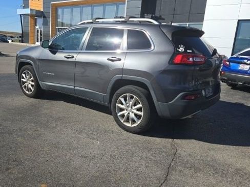 Used 2016 Jeep Cherokee Limited image 14