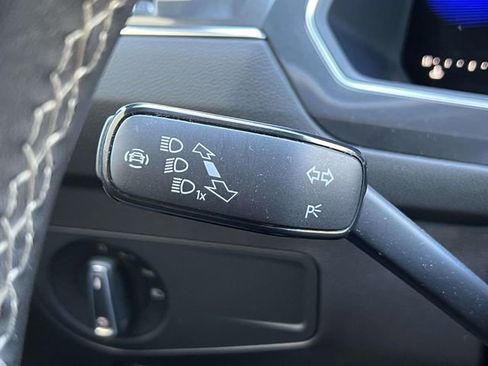 Certified 2023 Volkswagen Tiguan SE R-Line image 24